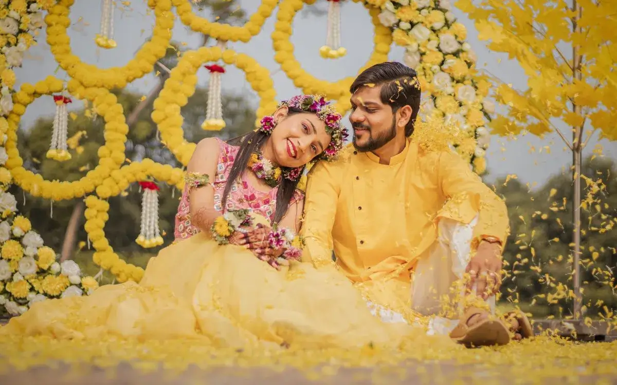 5 Yellow Haldi Outfits For Bride : Indian Haldi Ceremony Dresses Ideas 1 5 Yellow Haldi Outfits For Bride